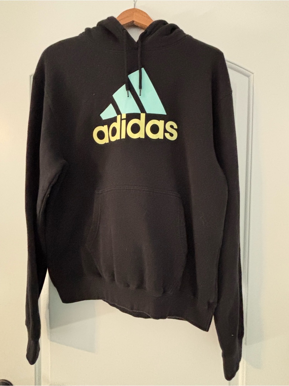 adidas Men's Medium Black Fleece Hoodie Teal/Yellow Badge of Sport Logo unisex